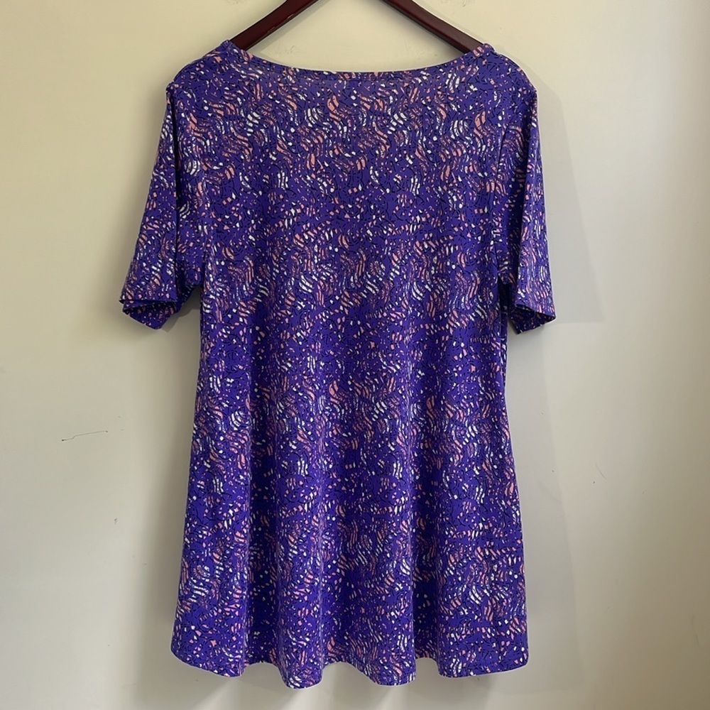 LuLaRoe Women’s Short Sleeve “Perfect T” Size Medium - Picture 4 of 6